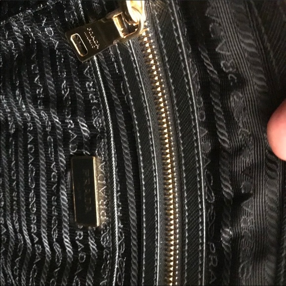 ❤️TRADED❤️Prada Bauletto Tessuto Saffiano 1BB013 - Picture 11 of 17